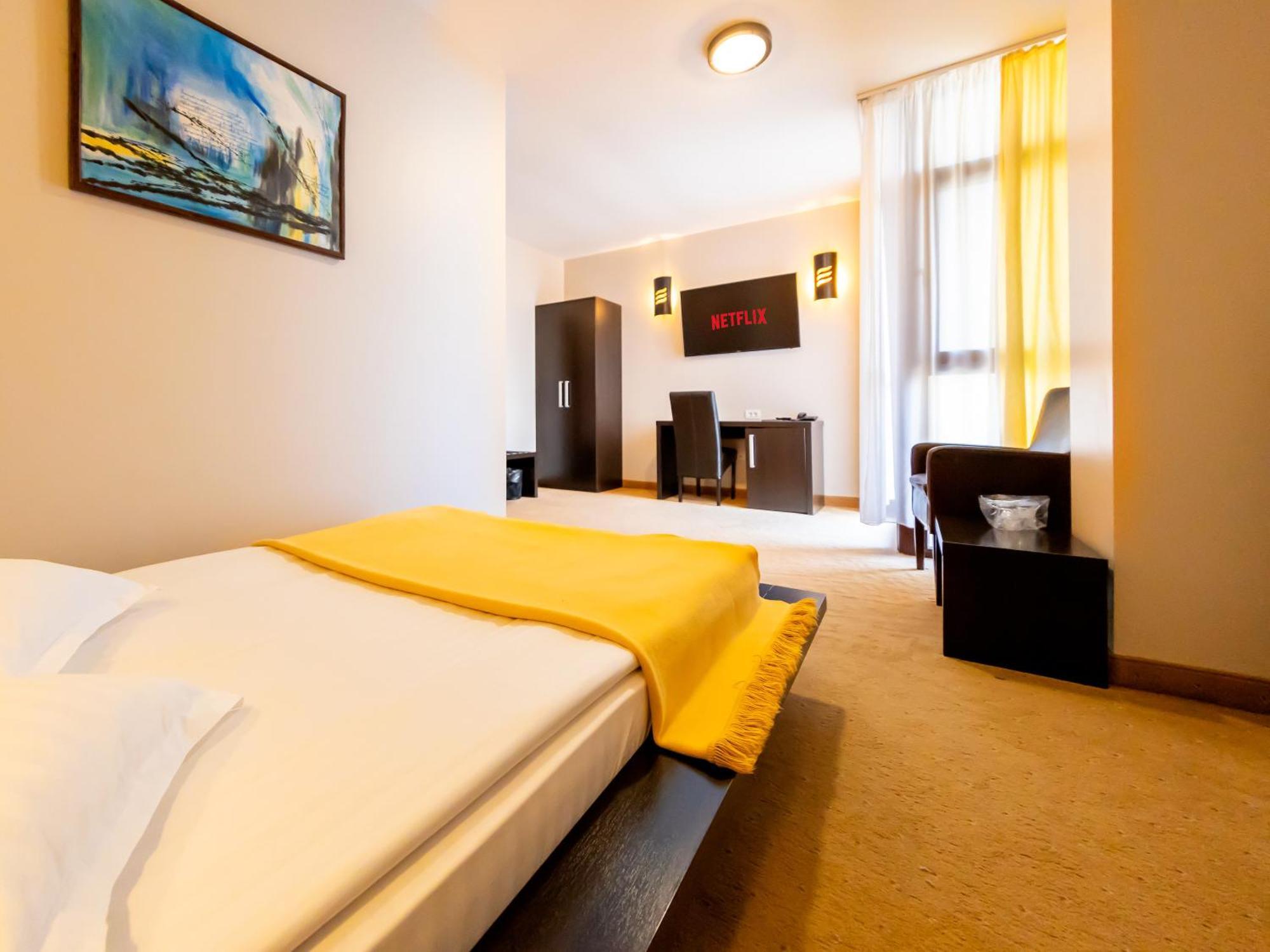 Hotel Maxim Arad Exterior photo